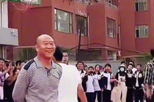 有谁还记得❓️当年世界杯，邵佳一vs巴西任意球险些破门