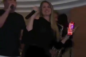 李刚仁被拍到和女友外出吃饭，女友可是大名鼎鼎的斗山集团千金！