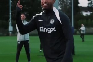 阿莫林赛后发布会：我担心舍什科的伤势，下半场我们踢得太松懈！