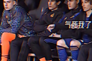 不愧是世界级中场，魔笛这喝水方式都与众不同！