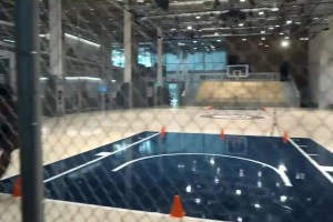 文班亚马分马！广西文班打球有多炸裂？臂展2米15随便扣