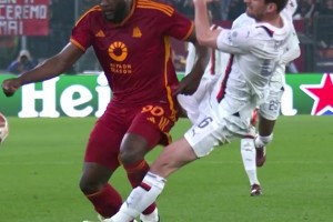 直接起飞！这就是后卫直接硬扛卢卡库的后果