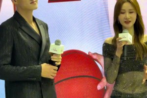 爱妻美艳动人周鹏1分钟看了10次 ... 太爱了吧