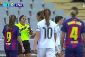 皇马博主怒批巴萨女足球员：展现了她在学校里学到的价值观