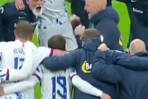 美加墨，哈宝他来了！挪威4-1意大利出线，时隔27年重返世界杯