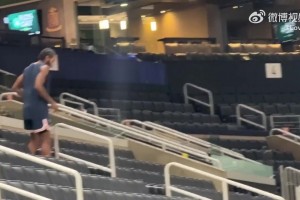 小卡今天在TD北岸花园球馆进行大量爬楼梯训练，看来快复出了