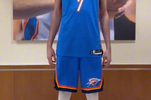 小样，这个变装可迷不住方圆，还得练啊！