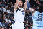 克莱-汤普森场均7.6分命中率创新低，独行侠3年5000万签约