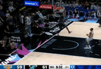 生擒硬拿！鲍威尔一把精准掏掉球反击轻松单臂劈扣！